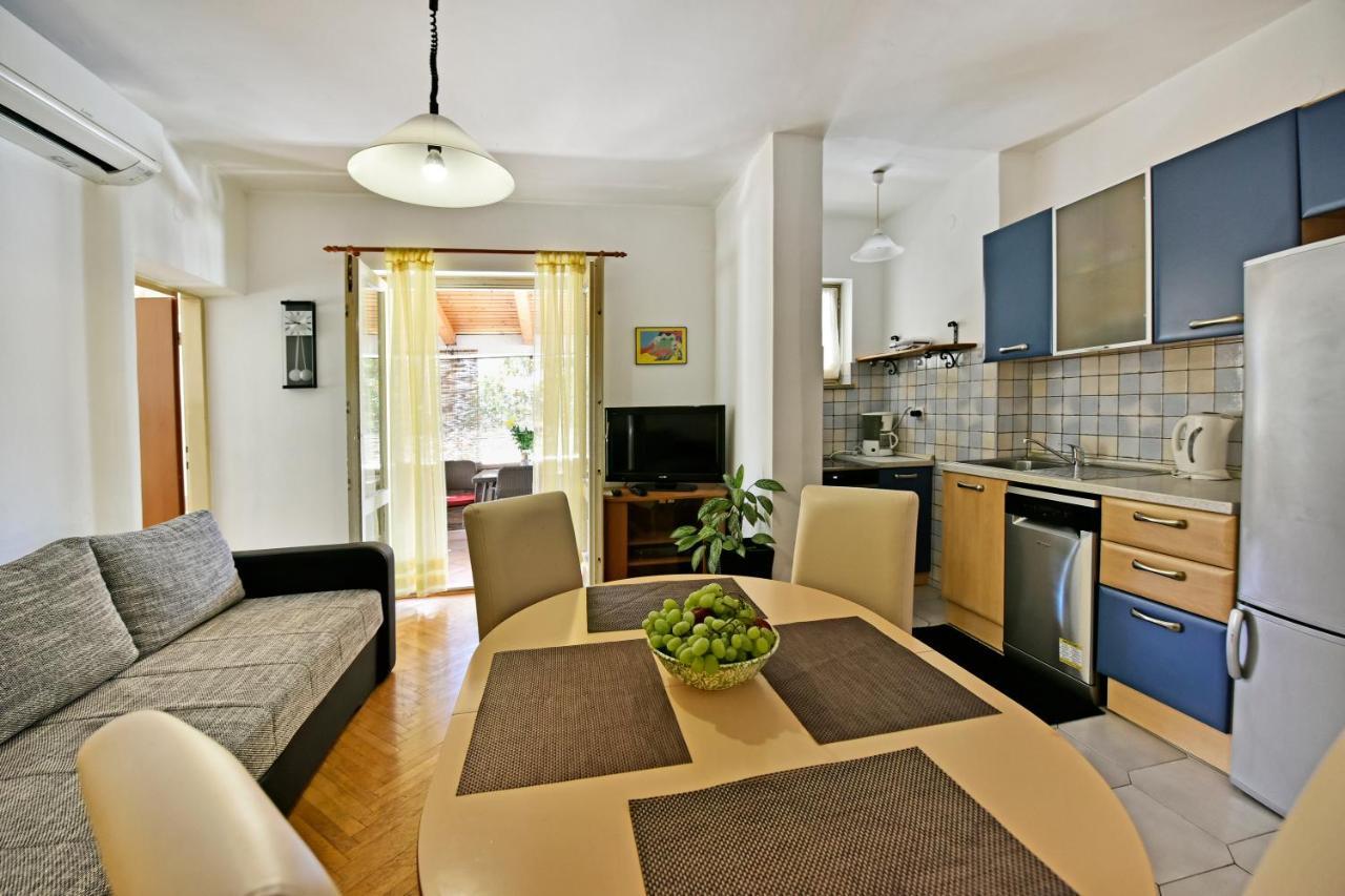 Apartment Nikola Пореч Екстер'єр фото